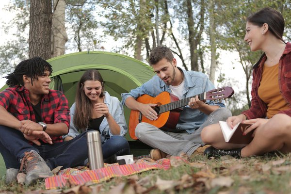 Découvrez les meilleurs campings près de Toulouse pour votre groupe d'amis